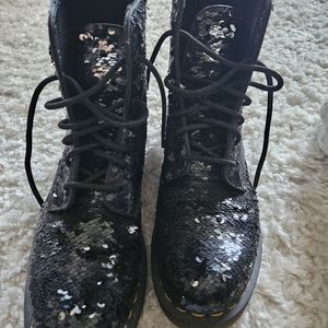 Dr Martens Airwair Boots
